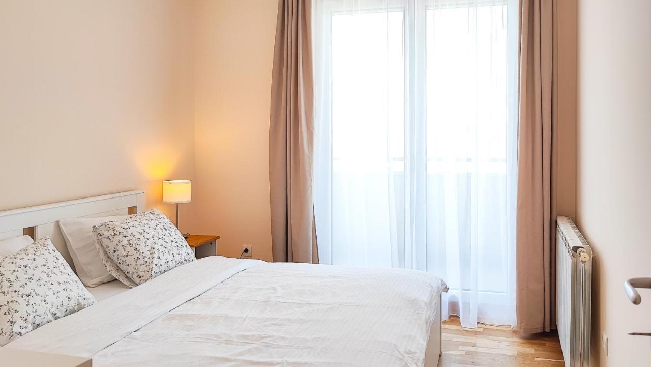 Filinhome Papa Suite 5 Novi Sad Buitenkant foto